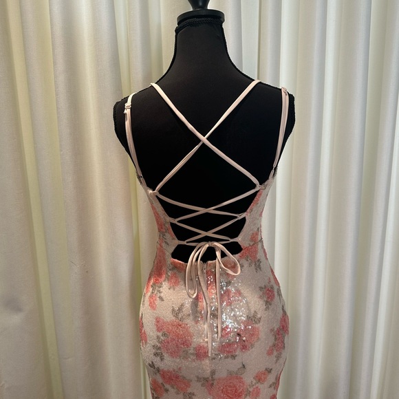 Windsor Elegant Pink Dress - Picture 4 of 8